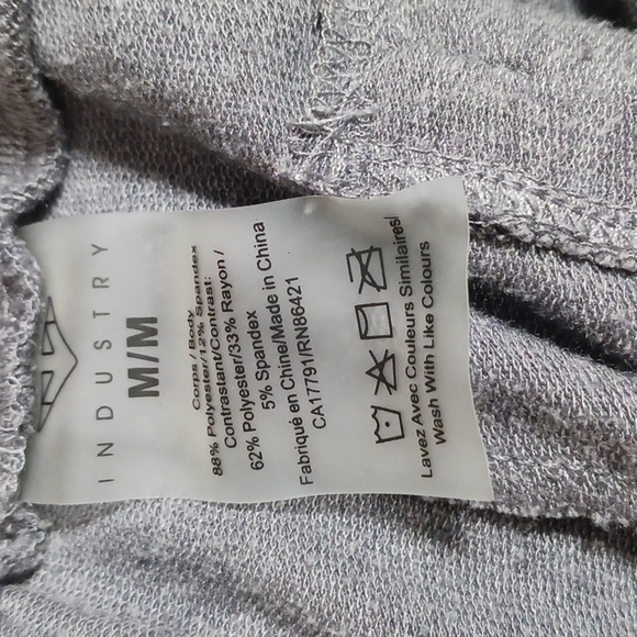 Industry Grey Green Camouflage Leggings Medium 2 deep zip pockets 2 back pockets - Picture 7 of 7